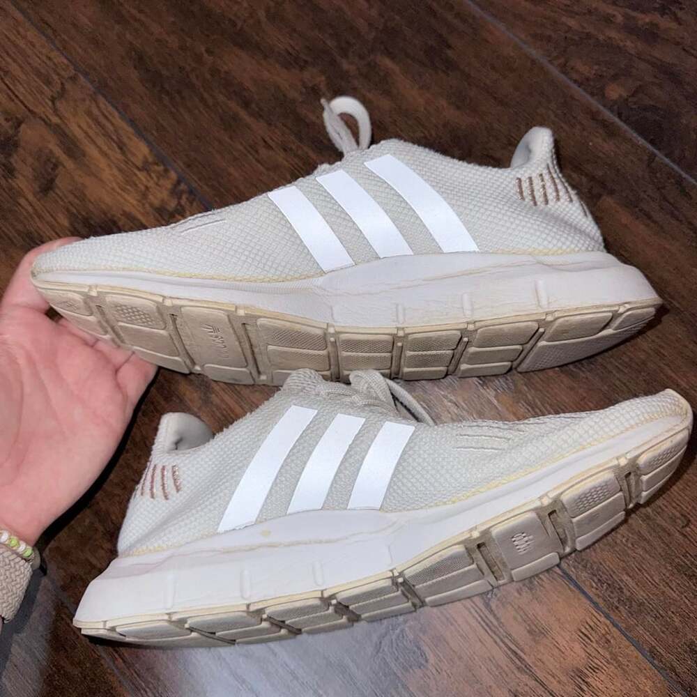 Adidas Swift Run Size 7 Off-White Rose Gold Sneakers - Picture 4 of 6